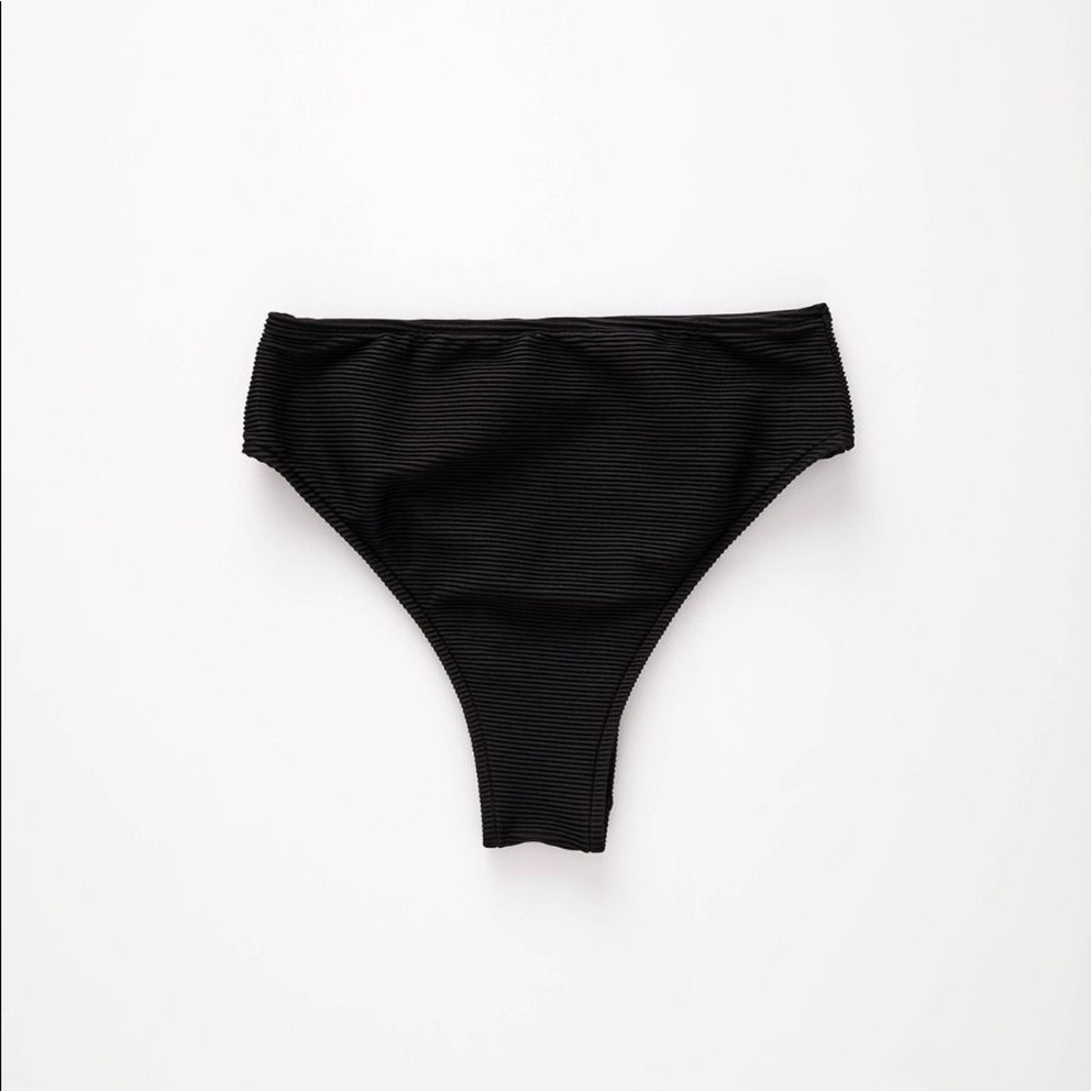 Signature Skimpy High Waisted Bottoms